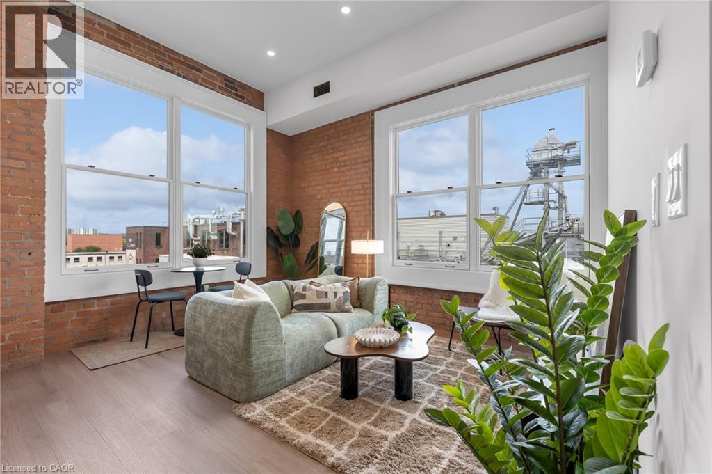 56 YORK Unit 207