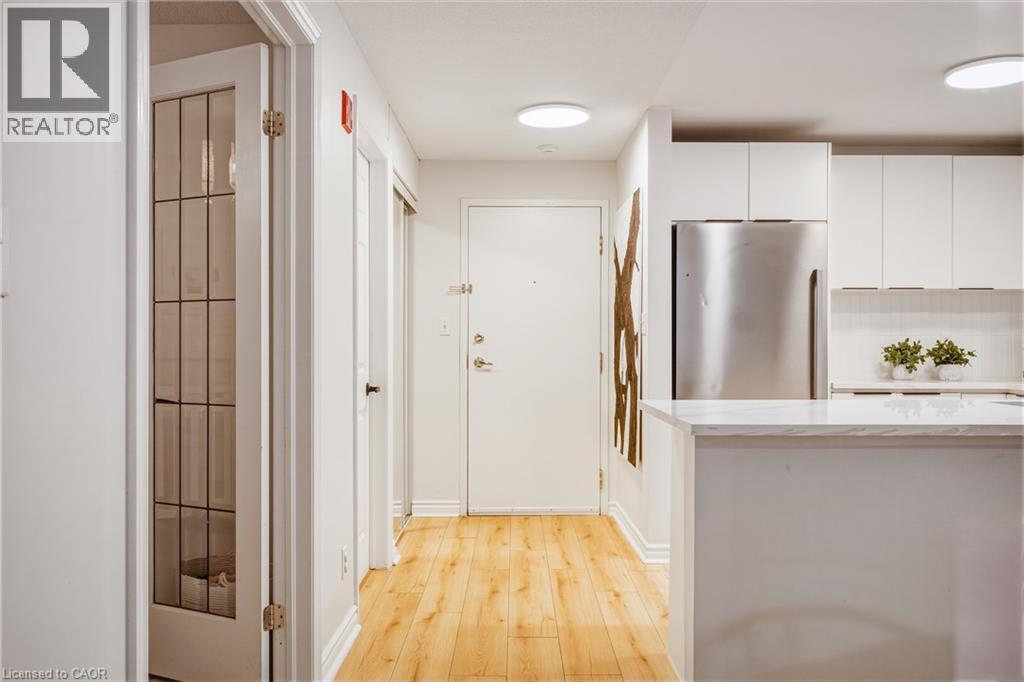 262 DUNDAS Unit 111 photo 4