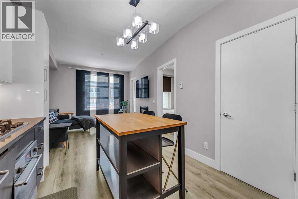 515 4 Unit 102 photo 5