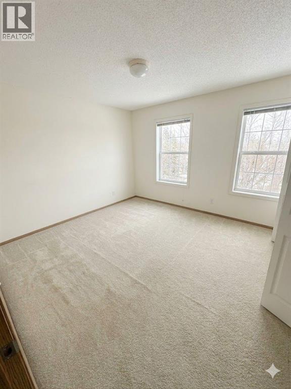 746 Martindale photo 4