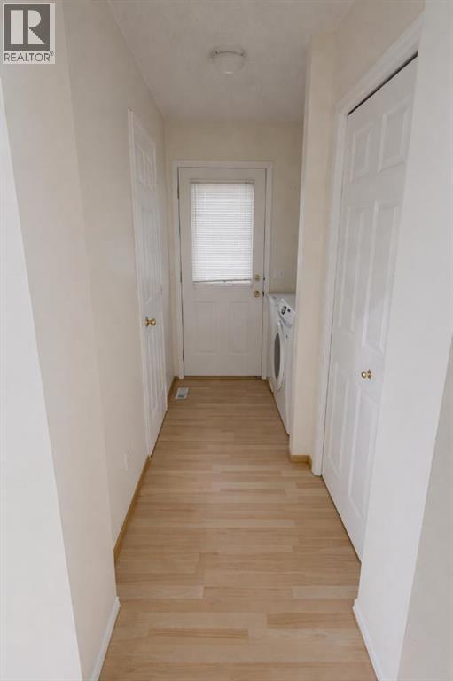 746 Martindale photo 5