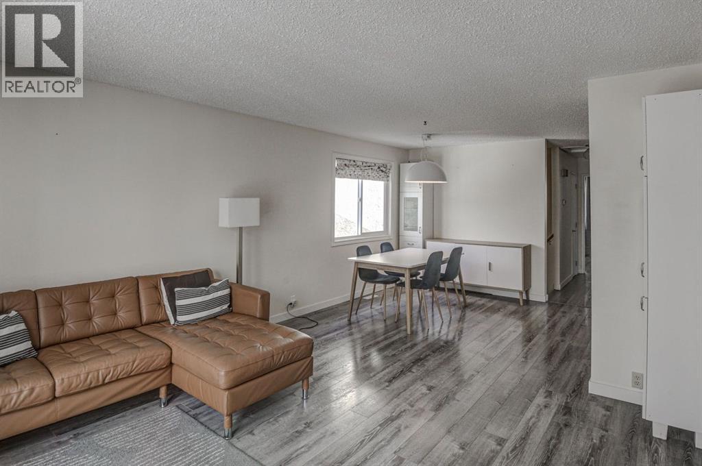 8408 Berkley photo 4