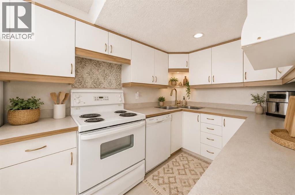 9930 Bonaventure Unit 702 photo 2
