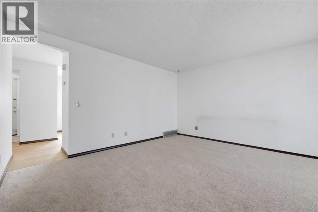 222 Marlborough photo 4