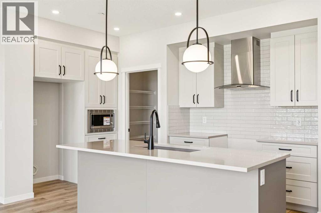 30 Hotchkiss