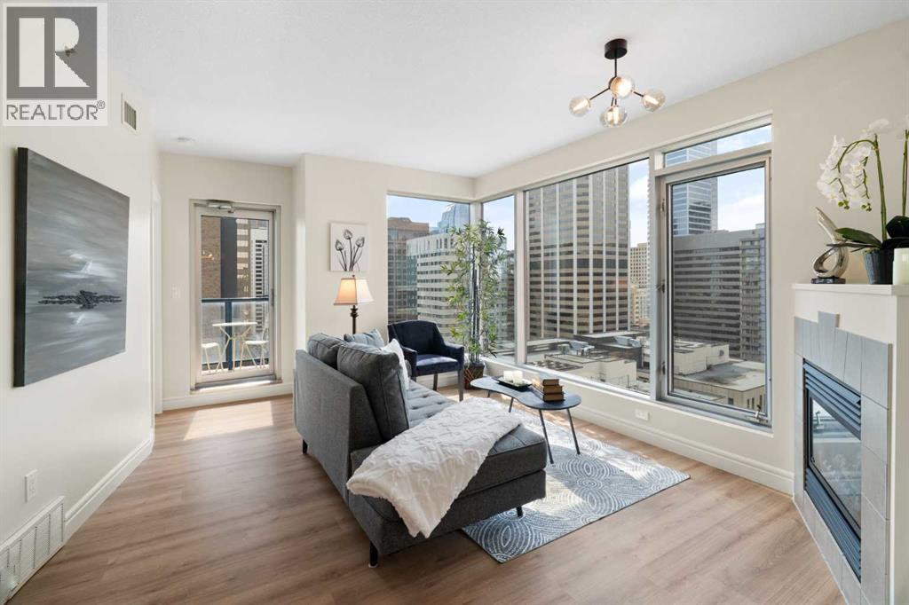 910 5 Unit 1906 photo 2