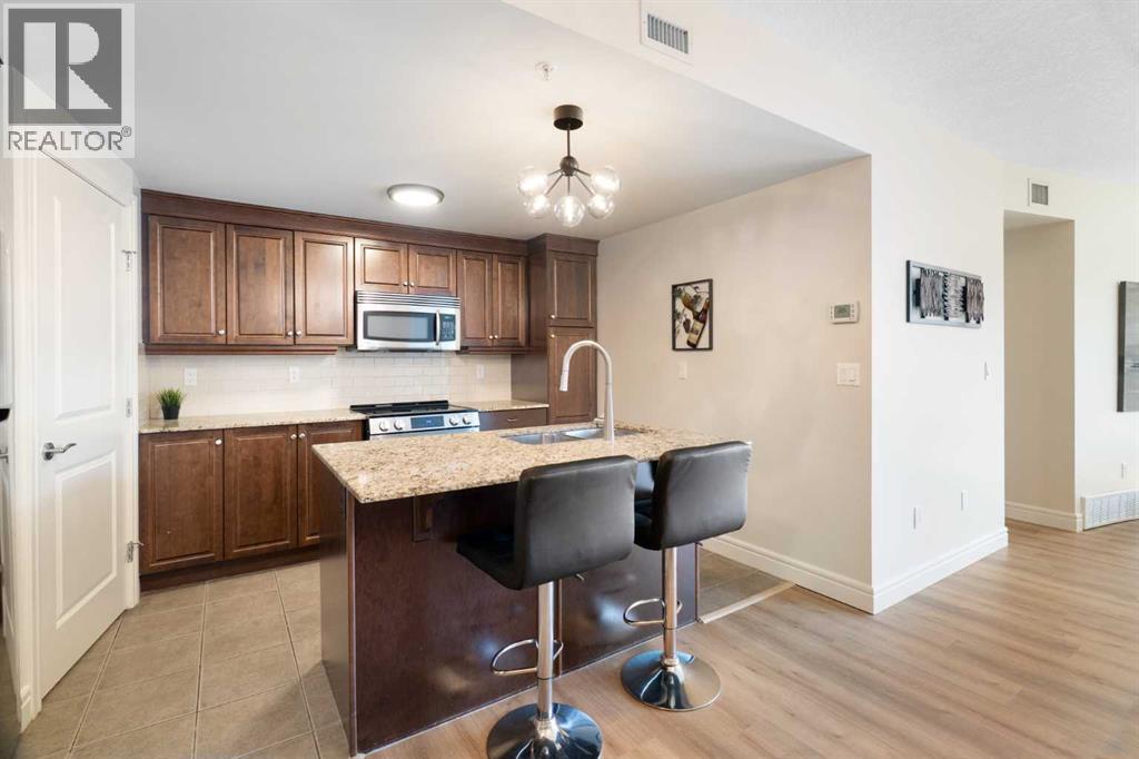 910 5 Unit 1906 photo 3