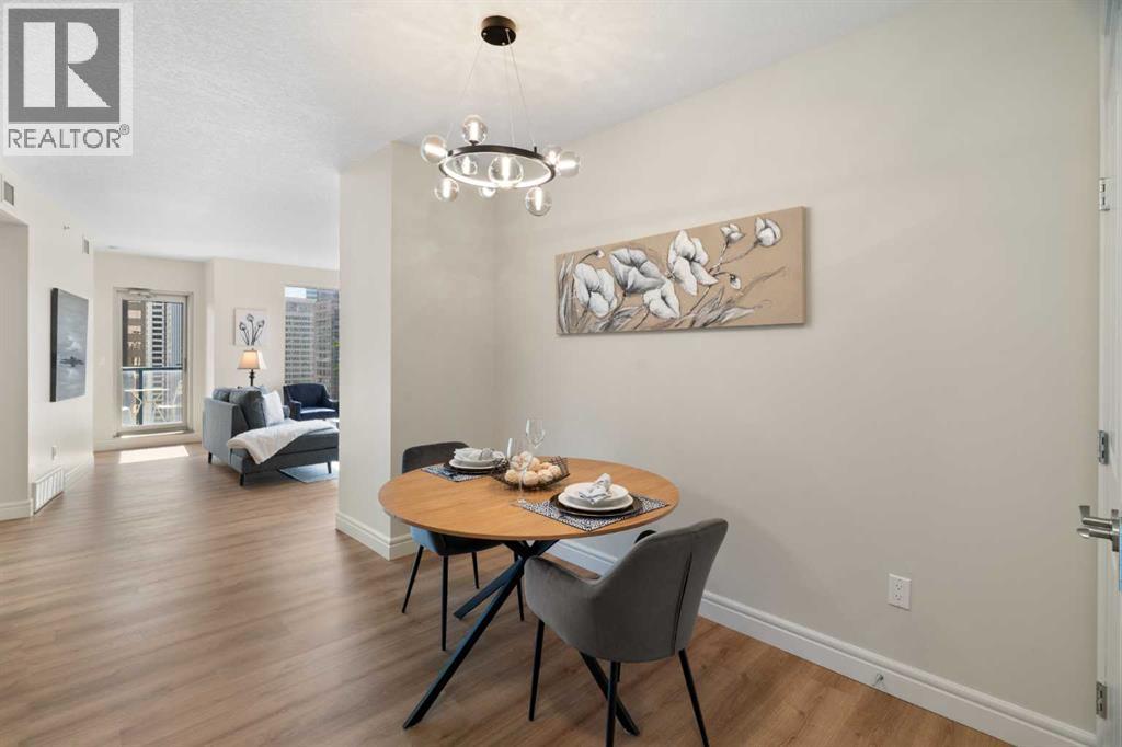 910 5 Unit 1906 photo 5