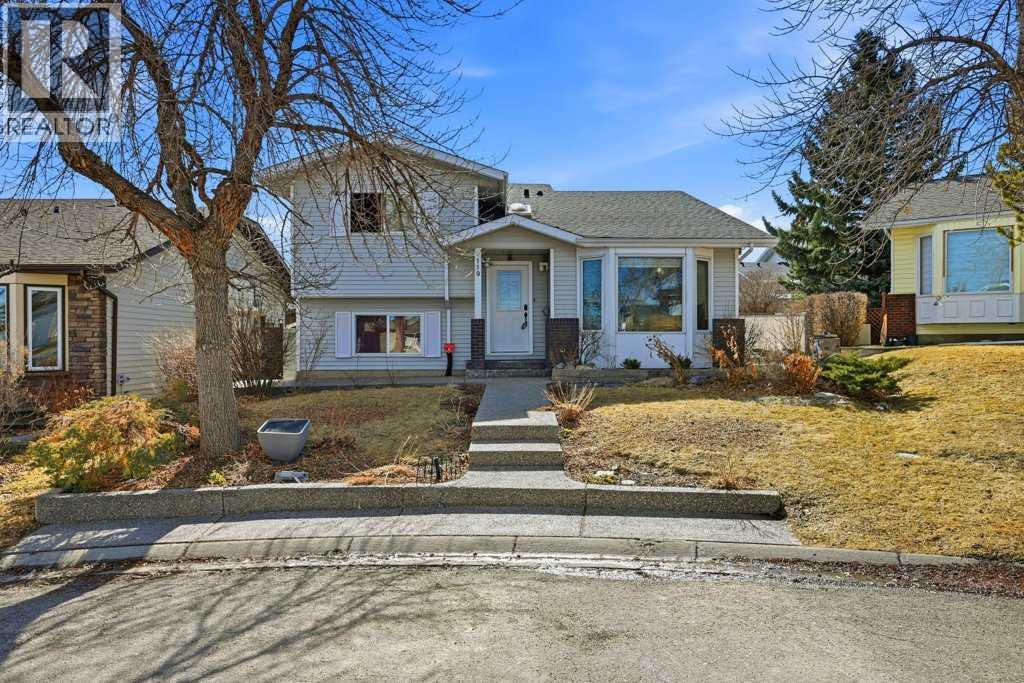 119 Macewan Meadow