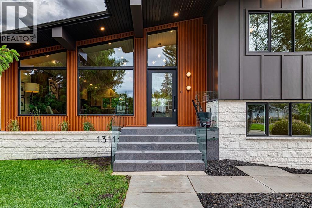 1311 Carlyle