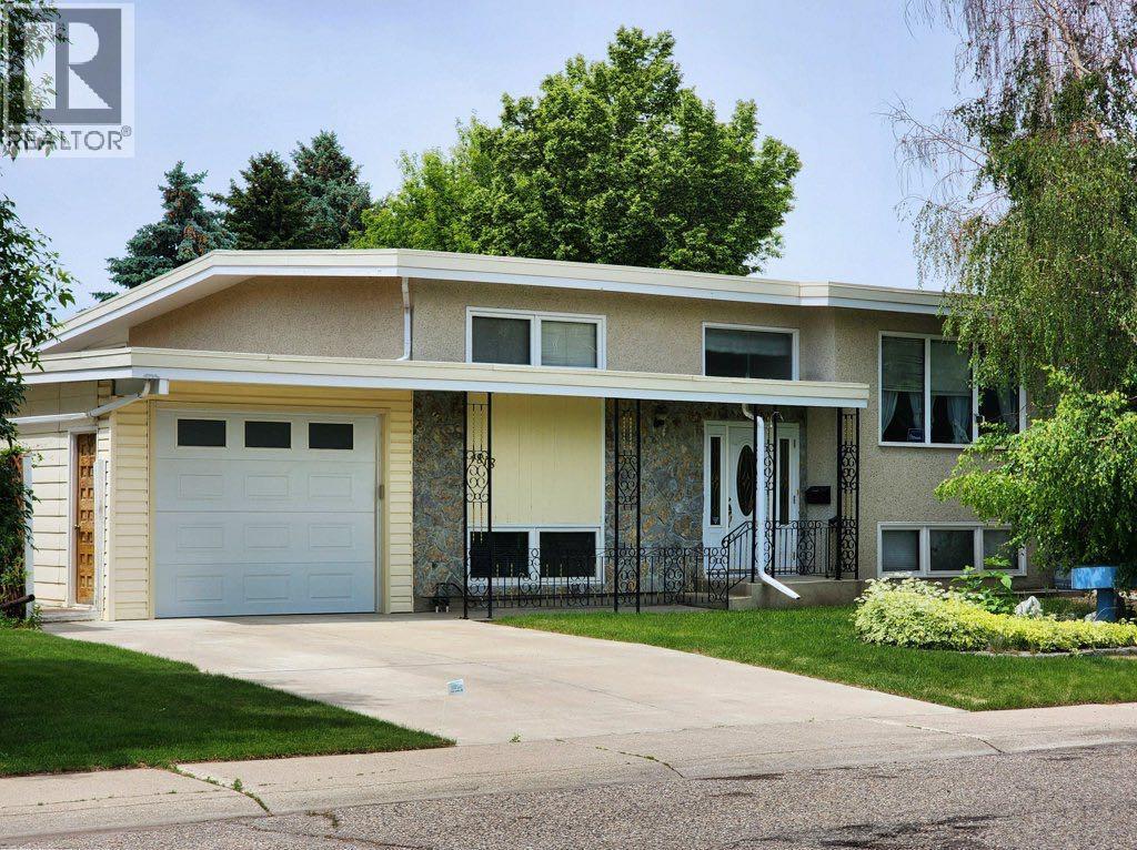 1818 Lakeside