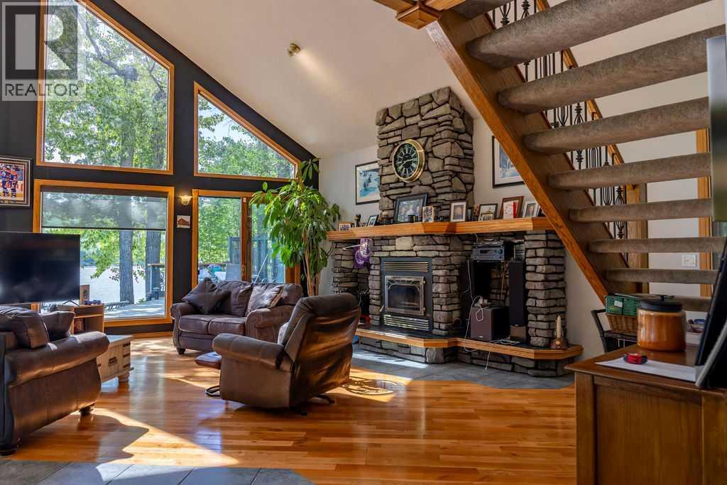 235025 Township Road 821A photo 4