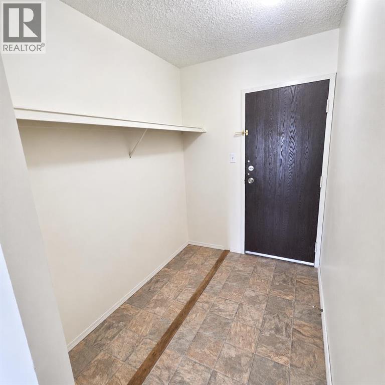 5611 10 Avenue Unit 105A photo 2