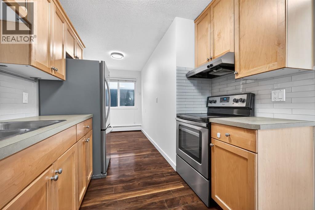 835 19 Unit 109 photo 5