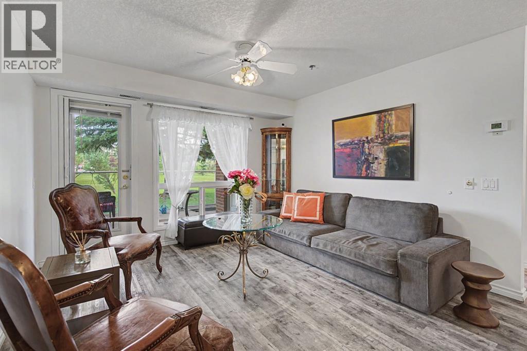 1818 Simcoe Unit 1114