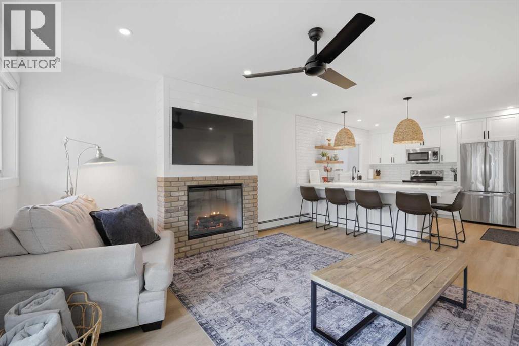 4415 Lakeshore
