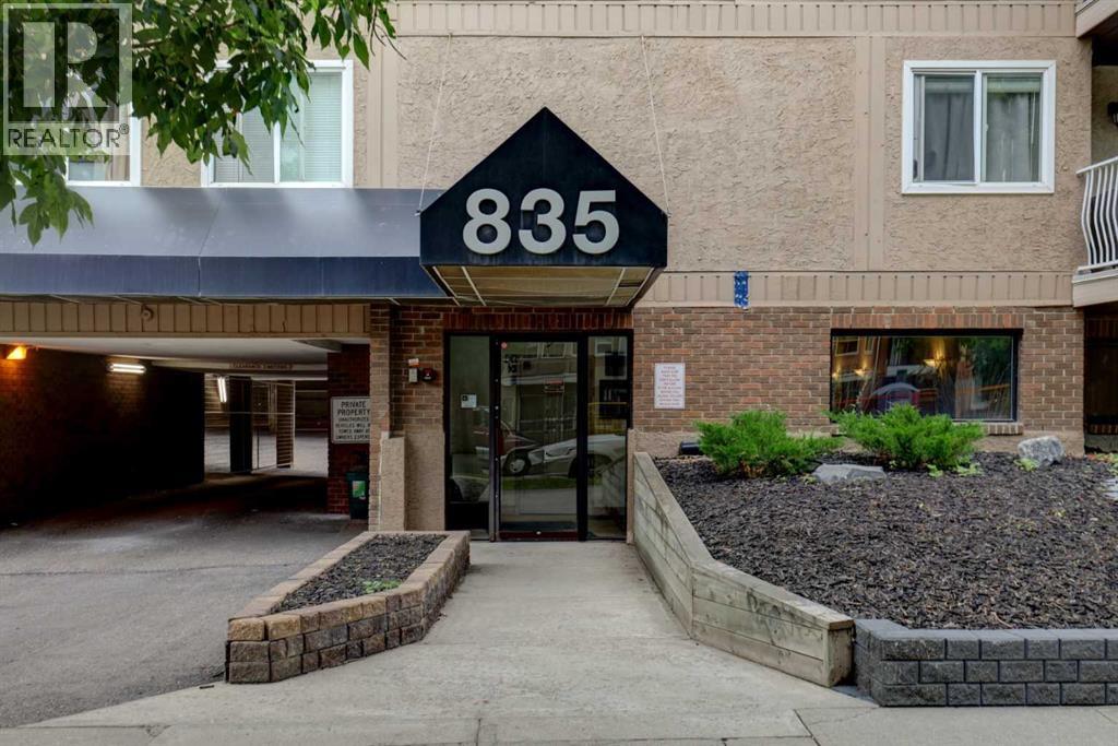 835 19 Unit 206