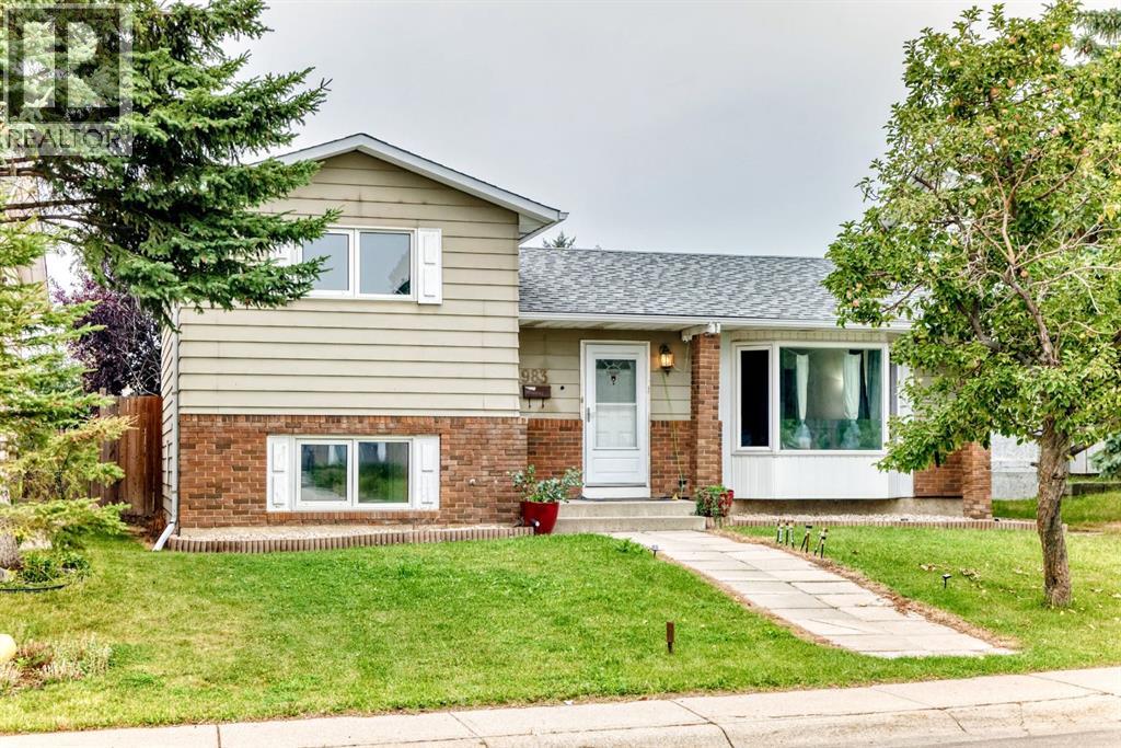 983 Rundlecairn