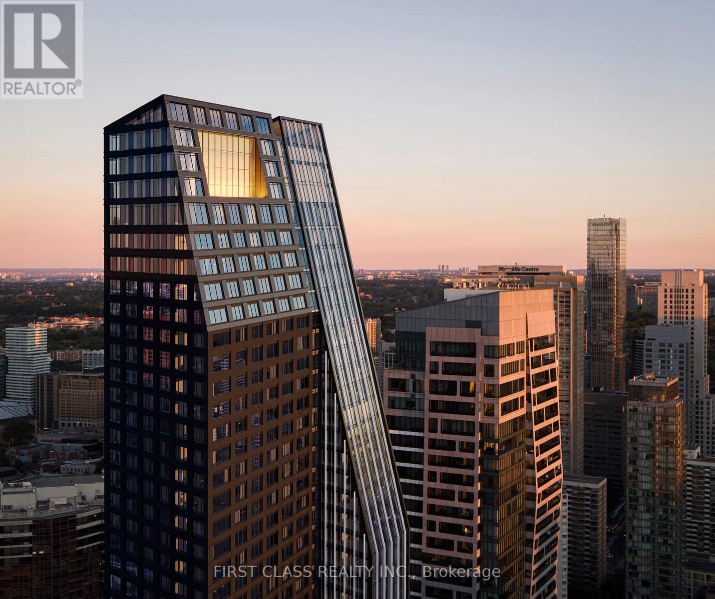 8 Wellesley Unit 905
