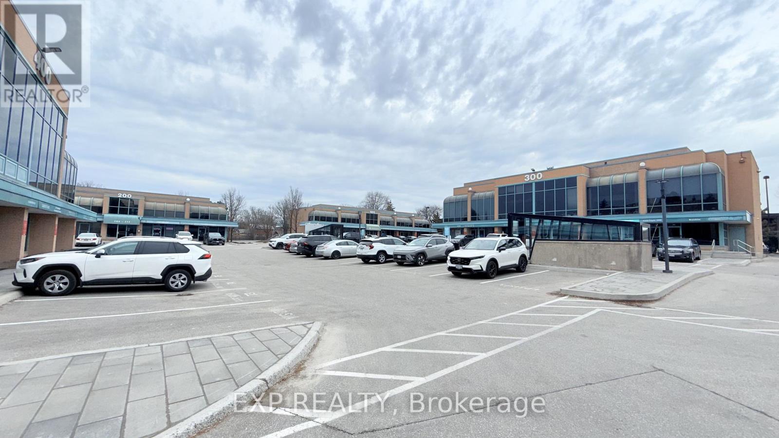 1315 Lawrence Unit 522