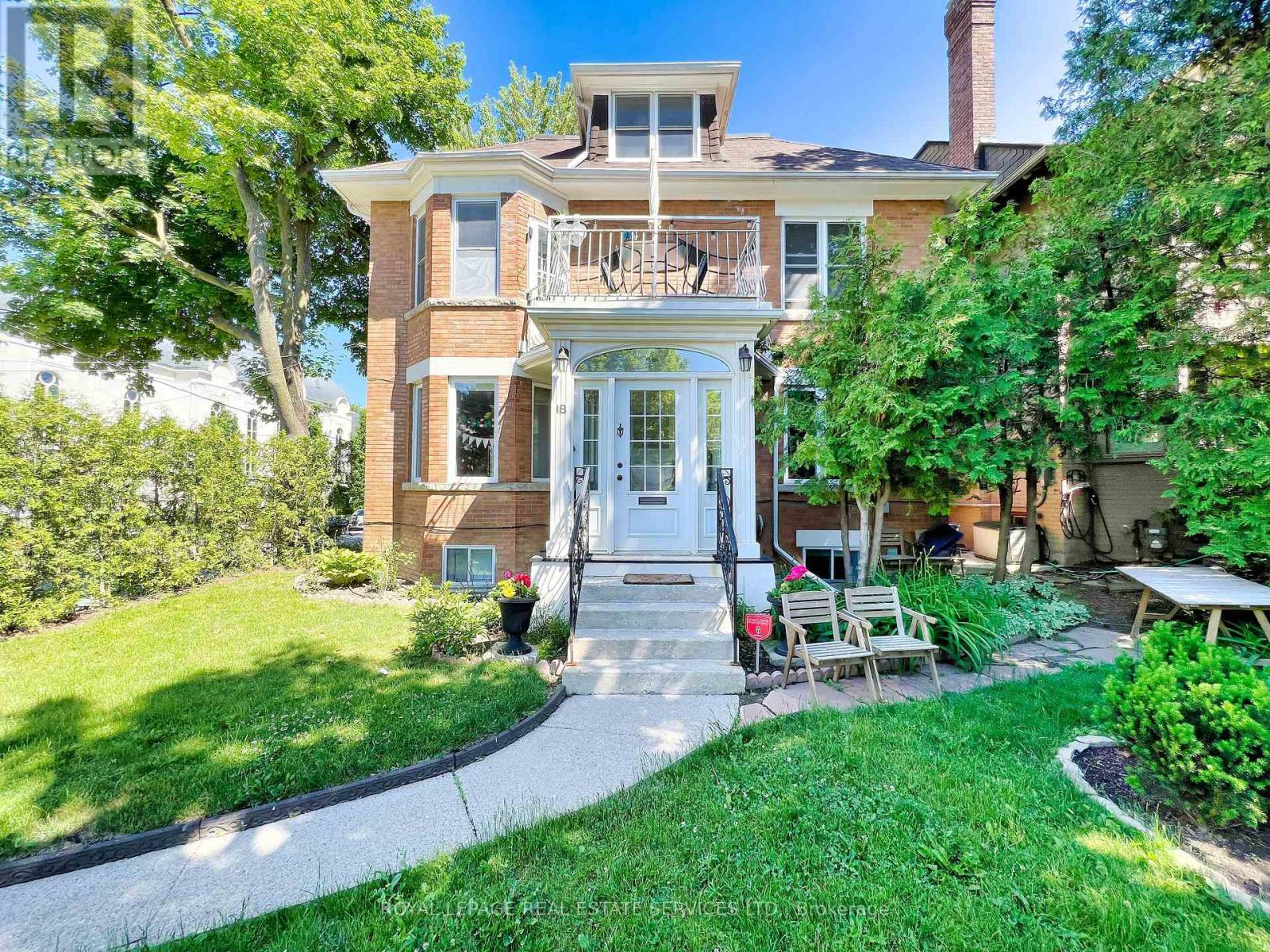 18 Shorncliffe