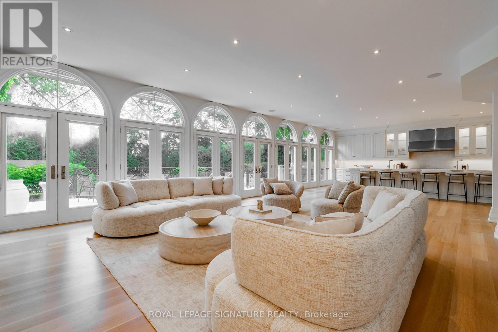27 Teddington Park