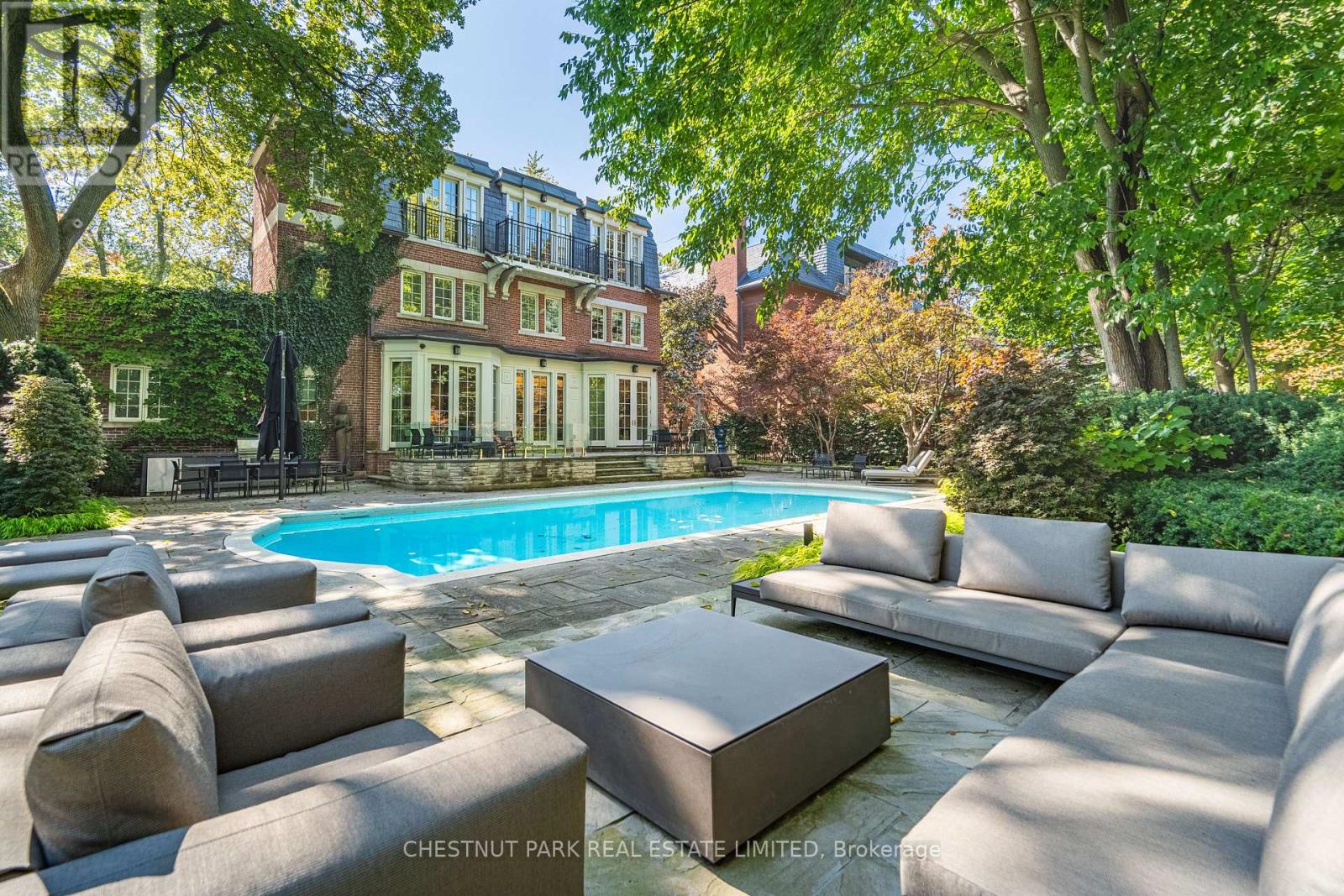 82 Chestnut Park