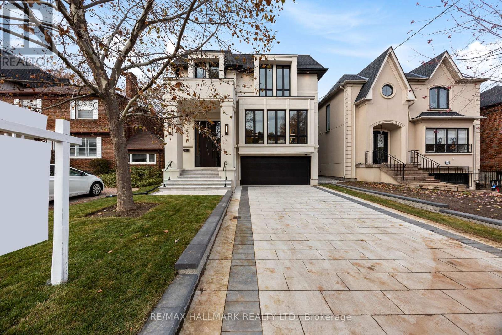 652 Bedford Park