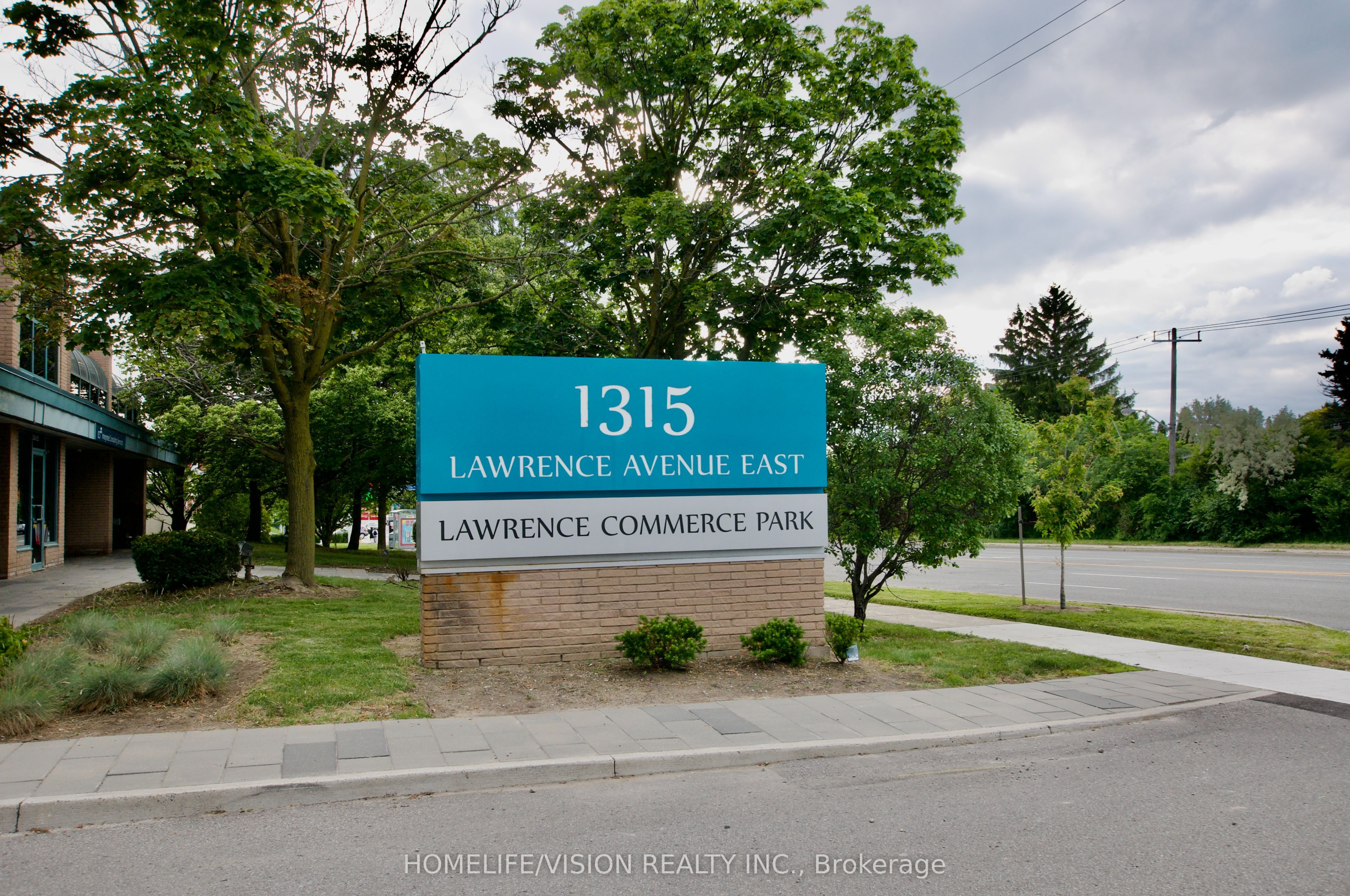 1315 Lawrence Unit 303 photo 3