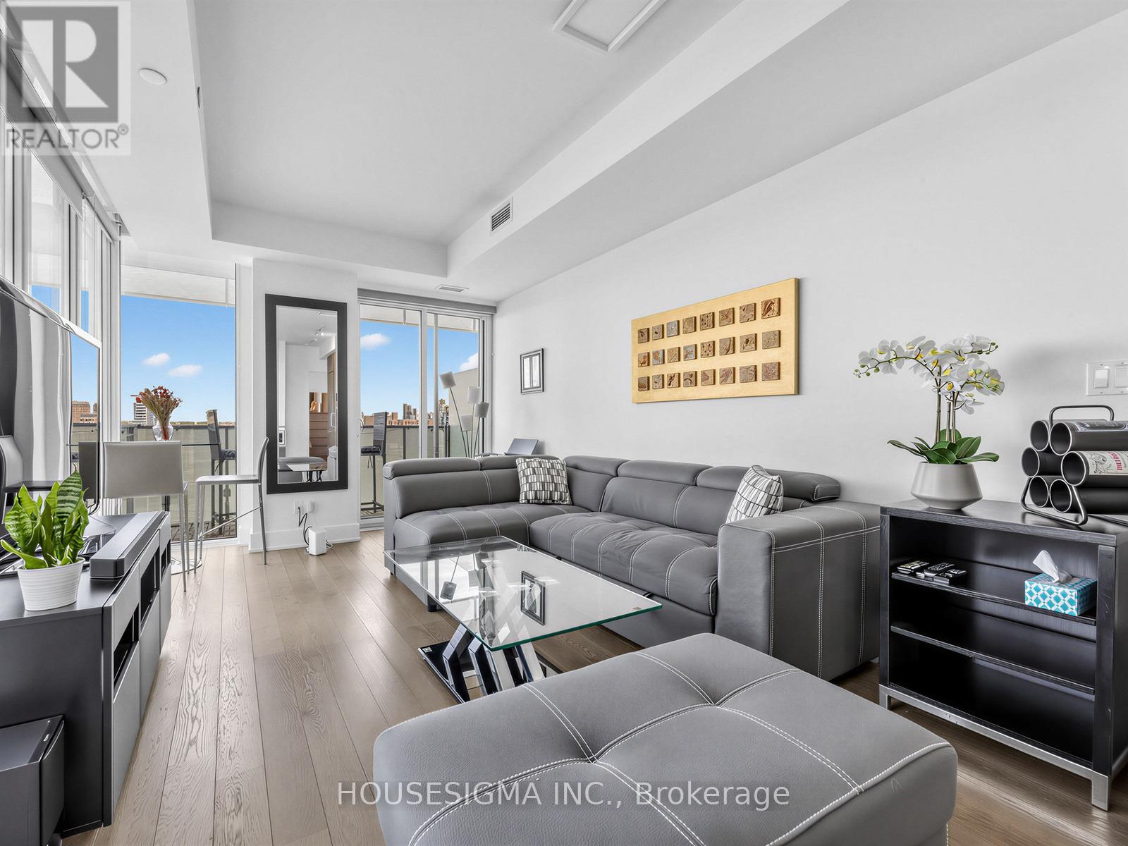 200 Bloor Unit 2109