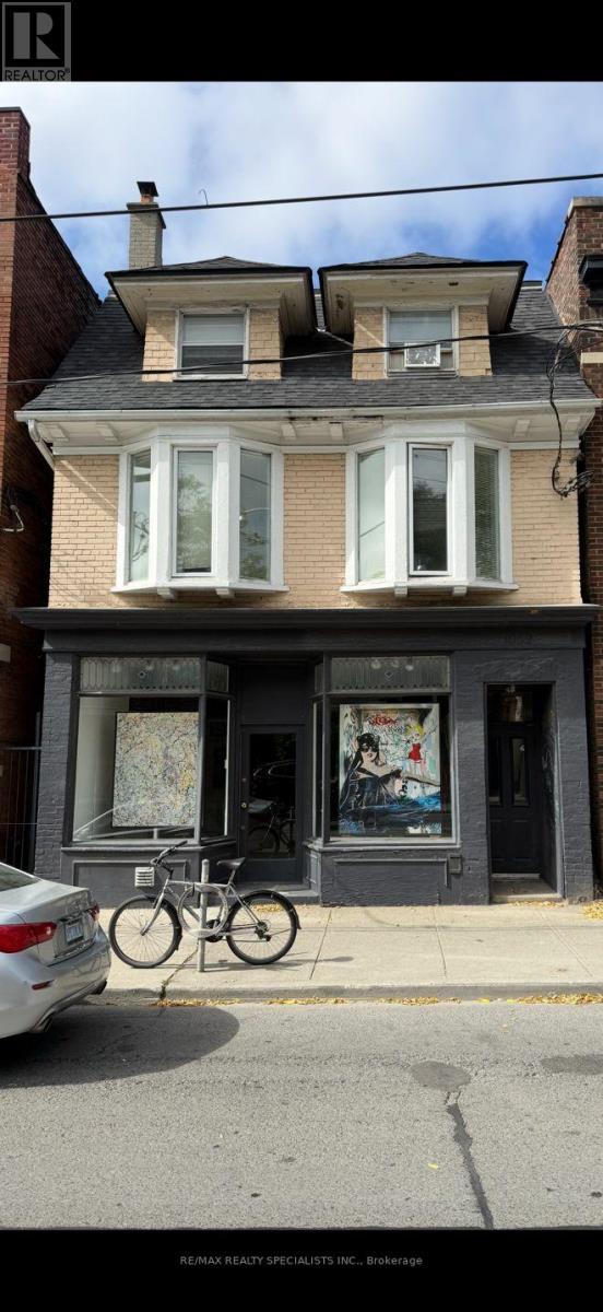 1052 Bathurst photo 3
