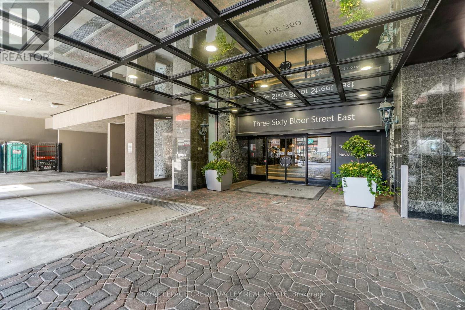 360 Bloor Unit 601