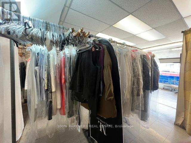 526 Eglinton