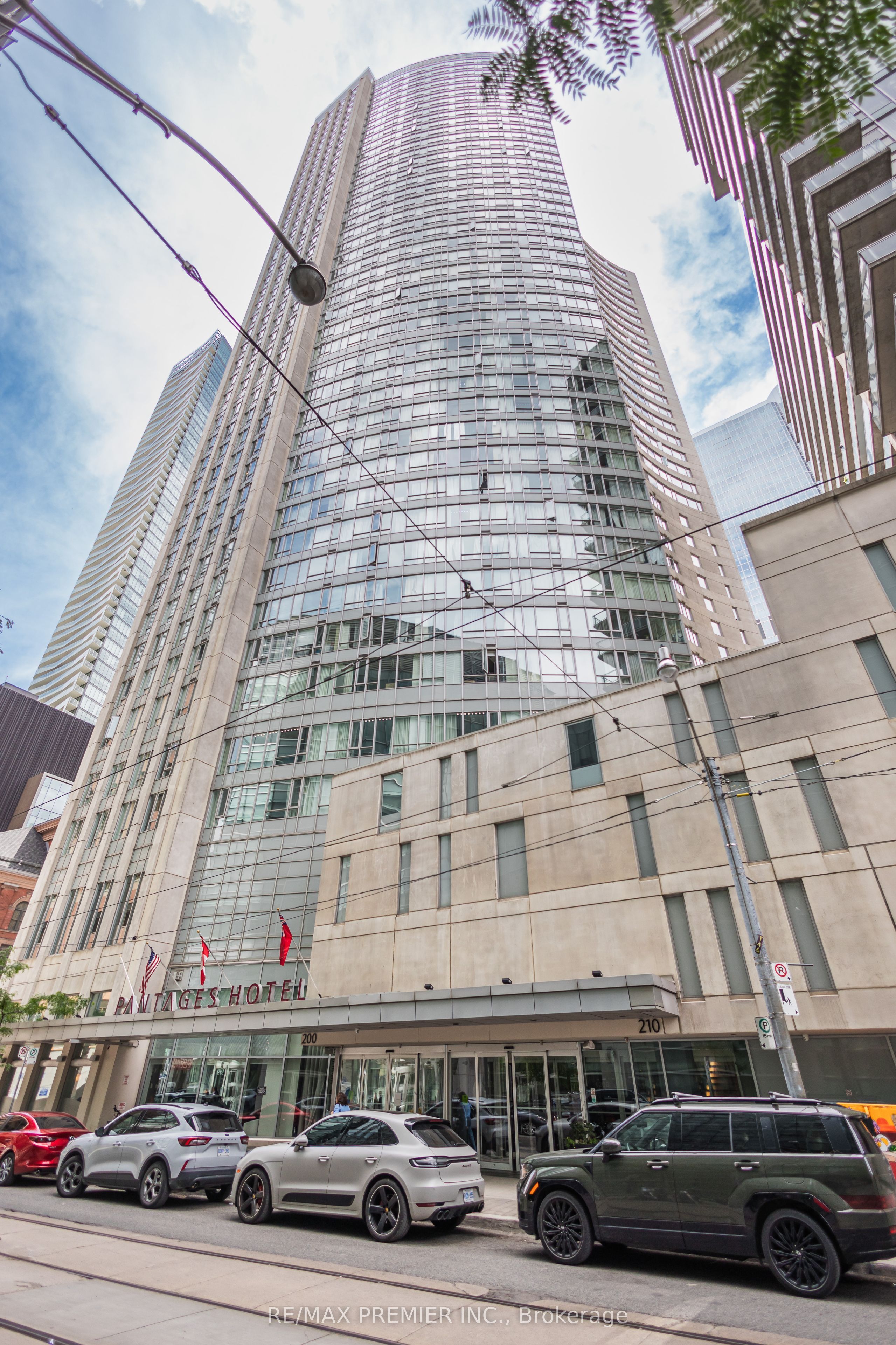 210 Victoria Unit 4407