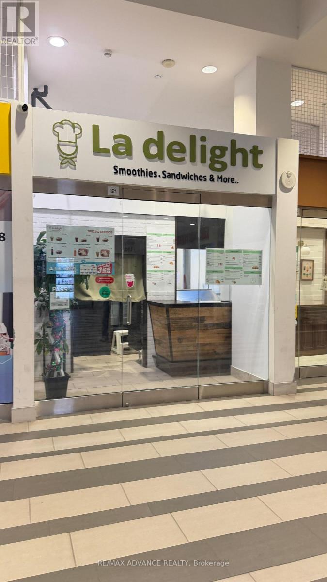 4750 Yonge Unit 121