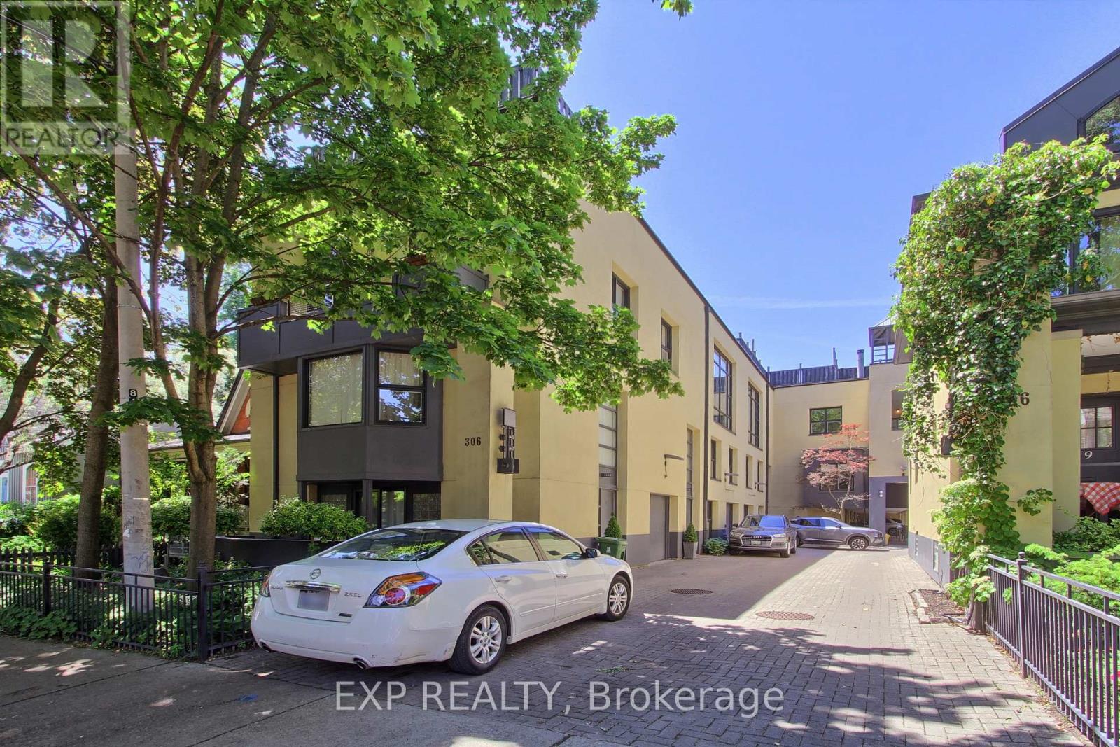 306 Sackville Unit 4 photo 2
