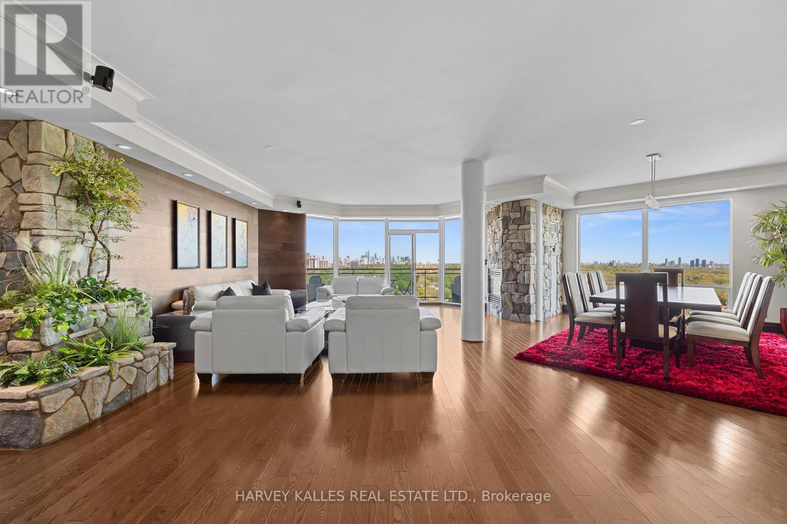 300 Bloor Unit 2701