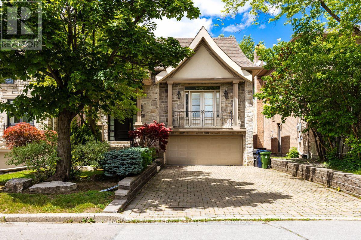 562 Bedford Park