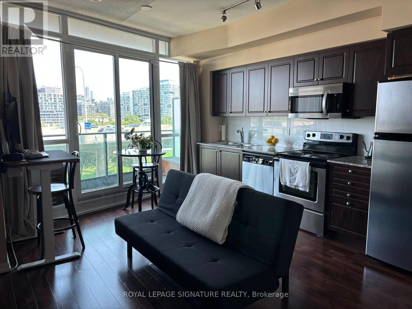209 Fort York Unit 868