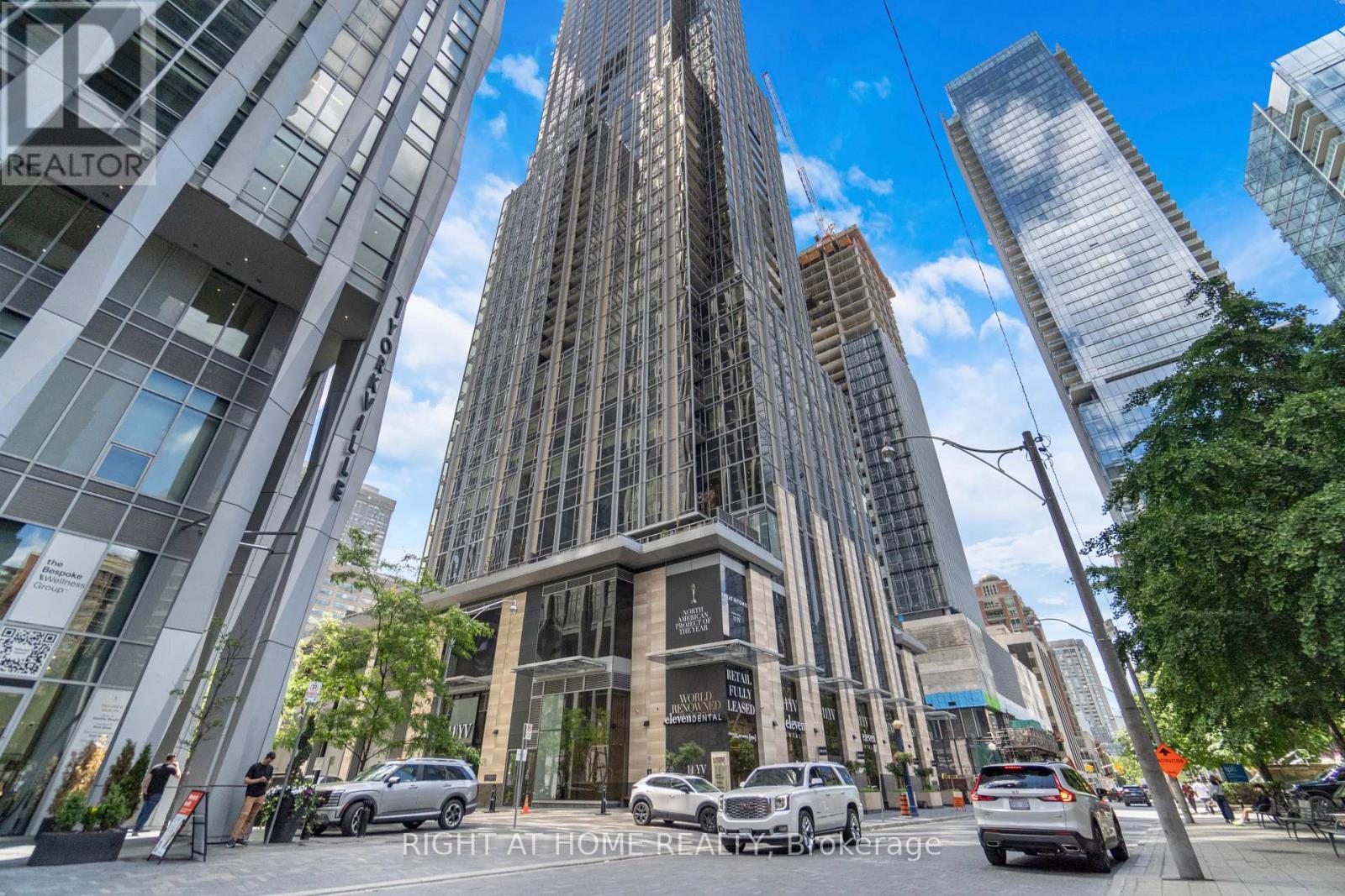 11 Yorkville Unit 2113