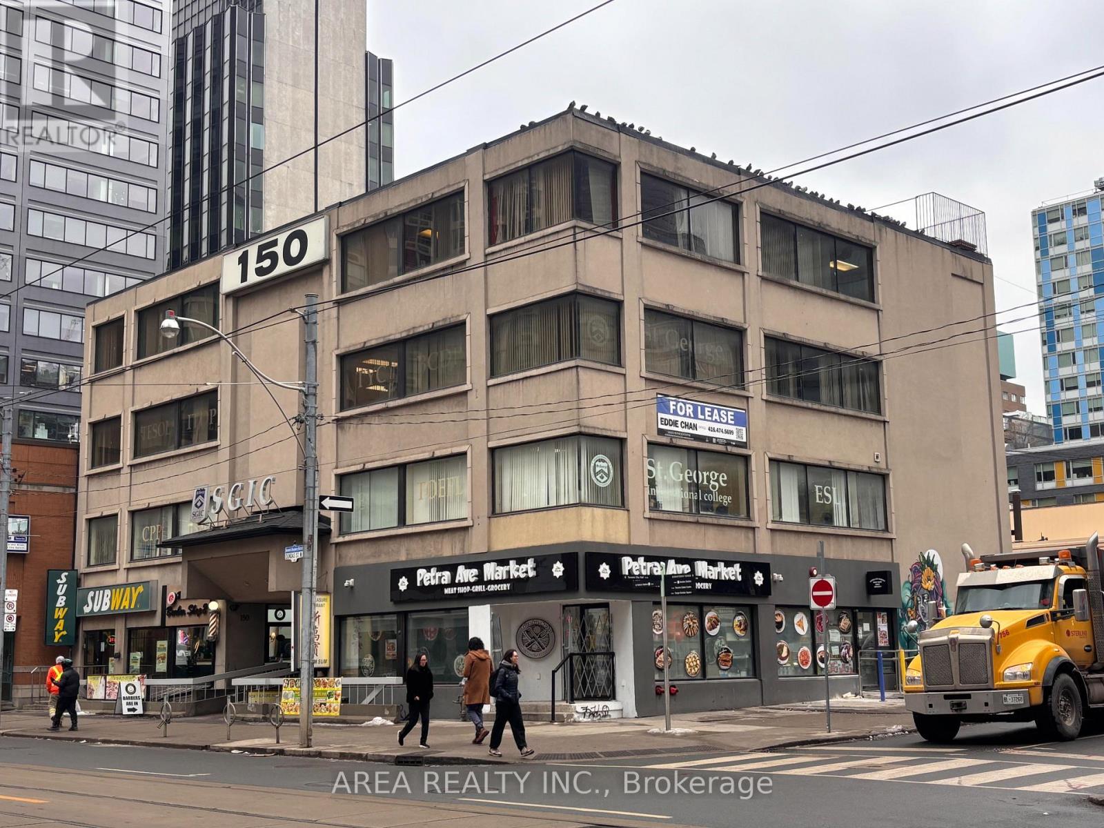 150 Dundas