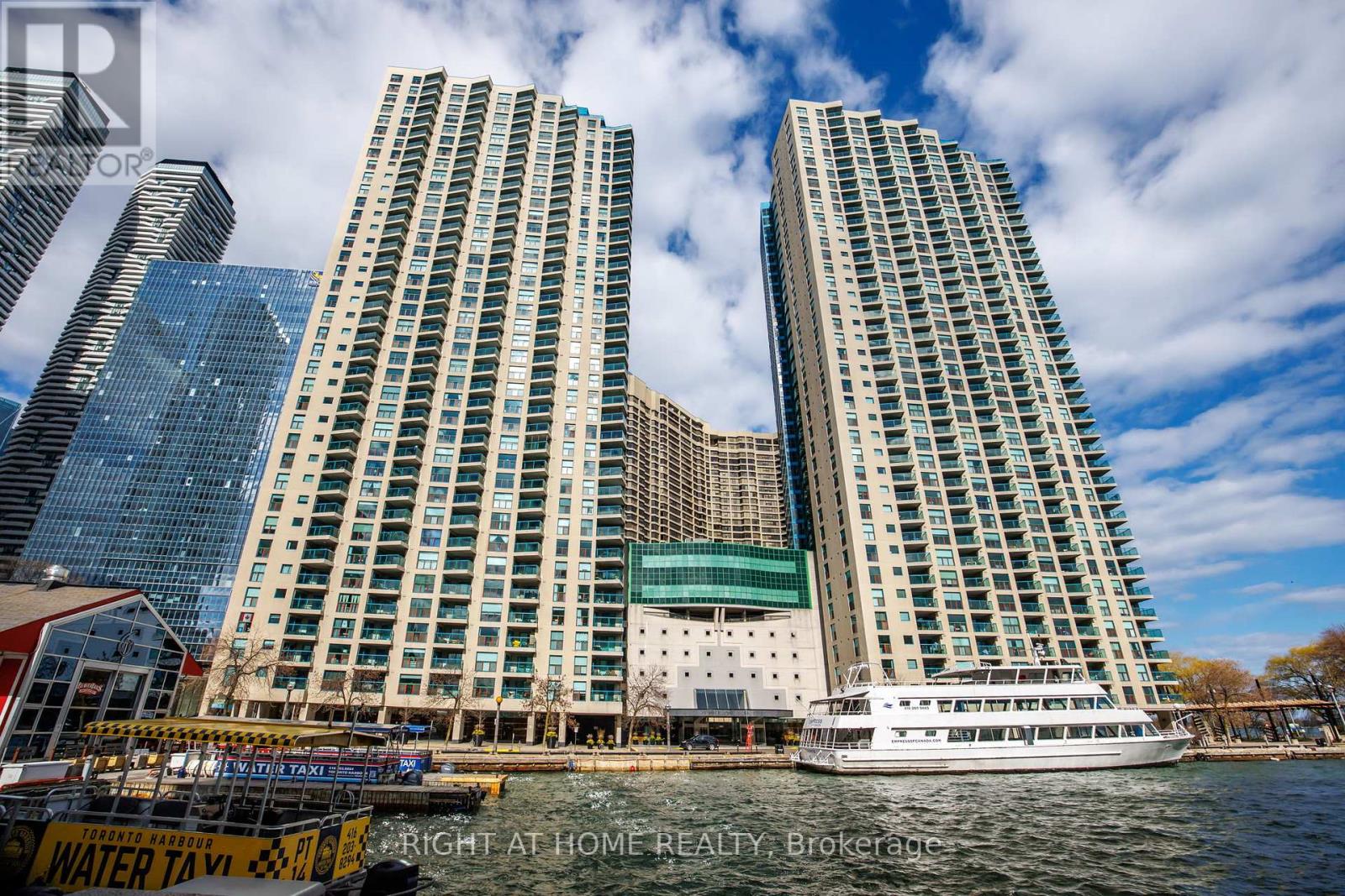 77 Harbour Unit 2306