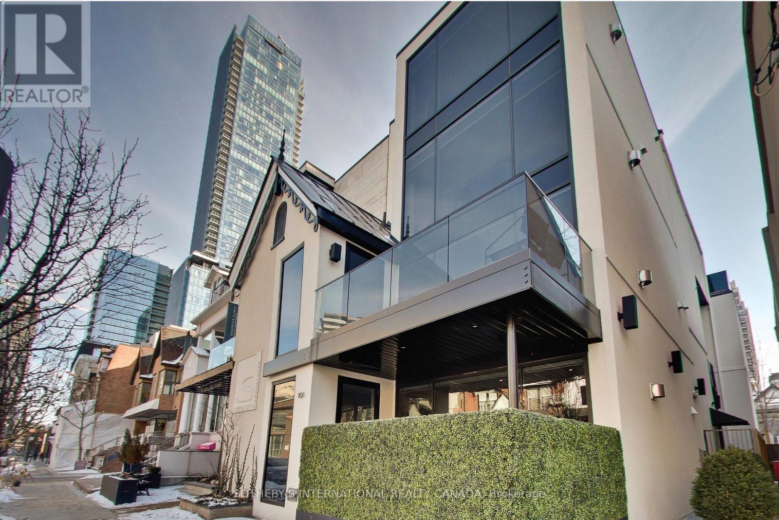 101 Scollard Unit Second Floor