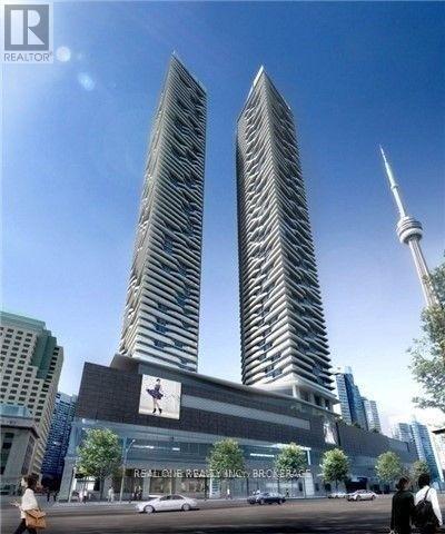 88 Harbour Unit 6806
