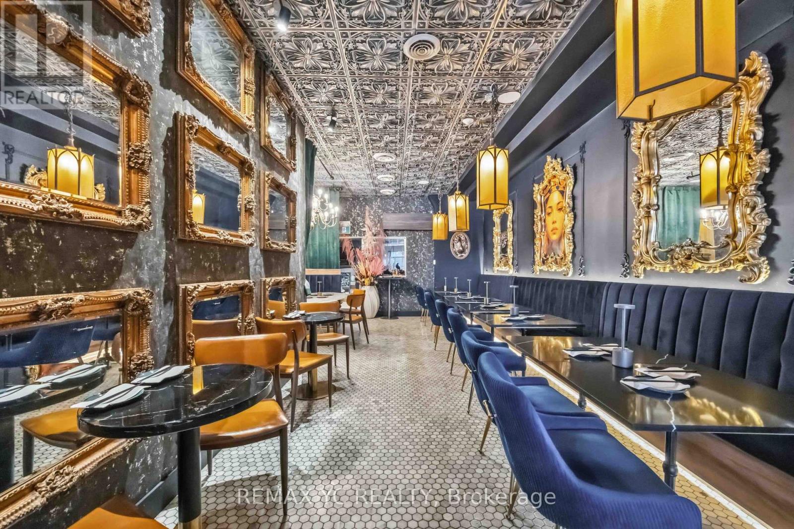 217 Ossington photo 3