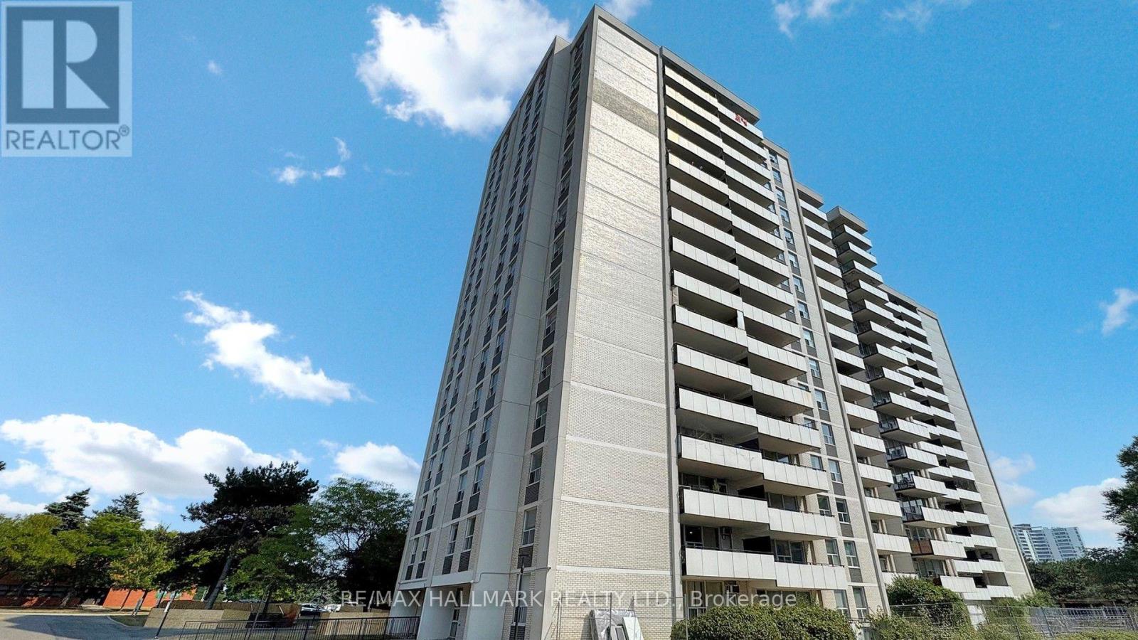 20 Forest Manor Unit 703