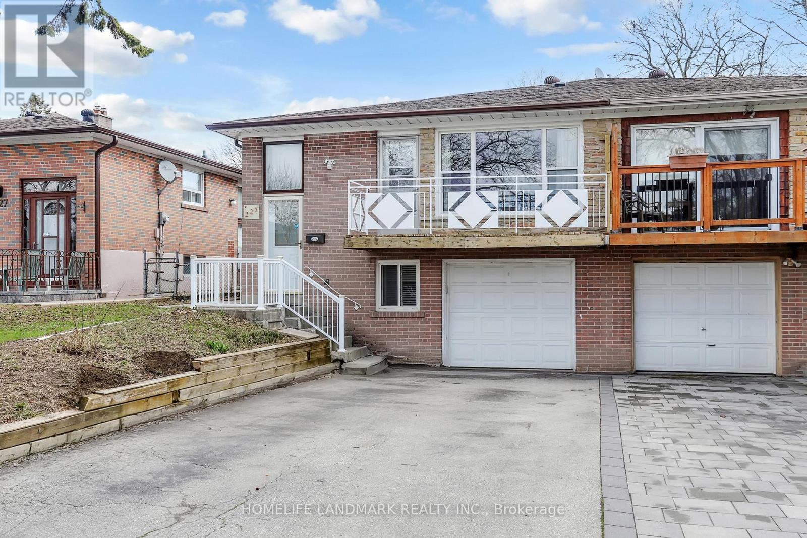 225 Pineway