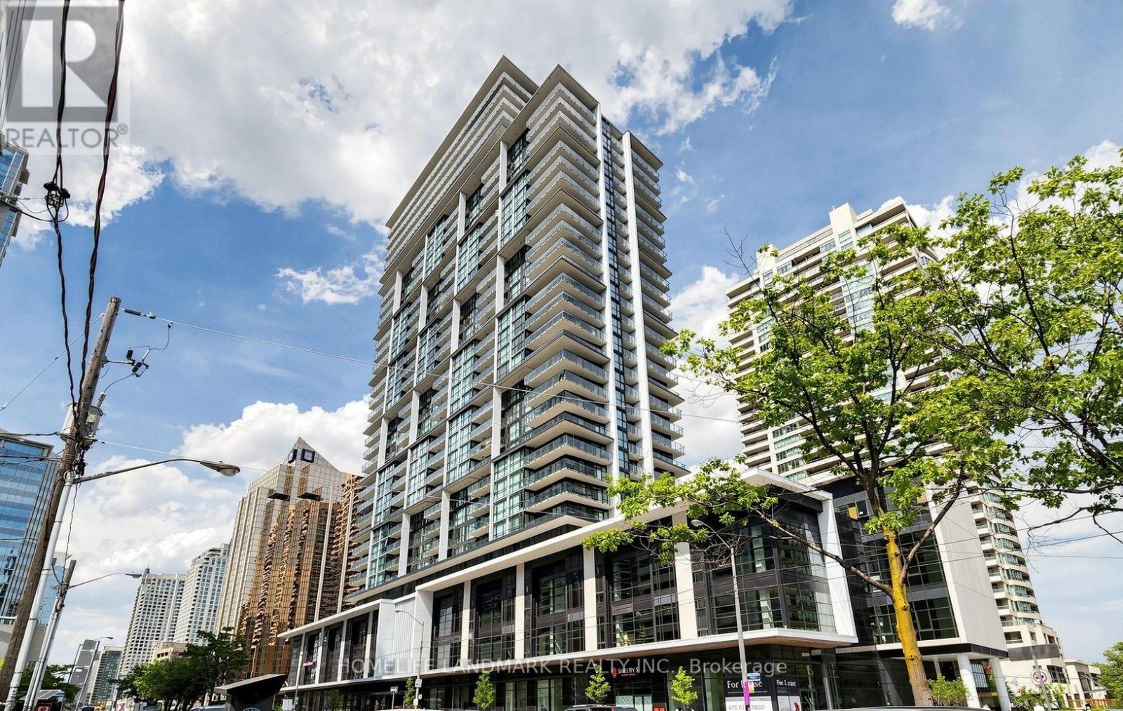 4955 yonge Unit 818 photo 3