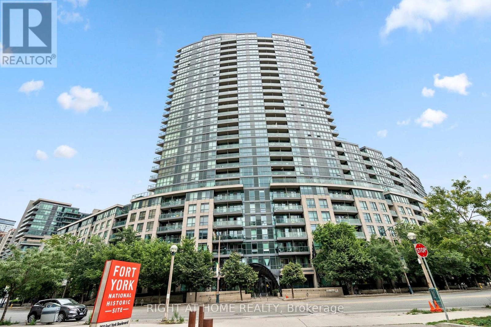 231 Fort York Unit 329