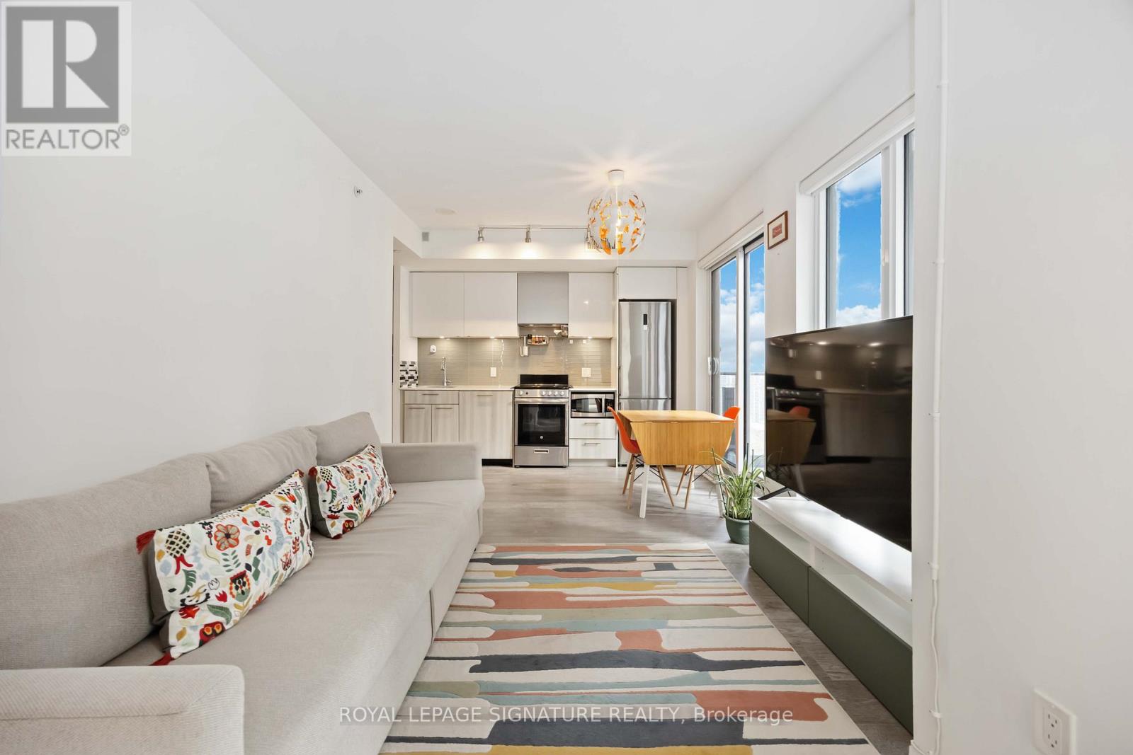 251 Jarvis Unit 1725